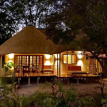 Ndhovu Safari Lodge Mahango Esterno foto