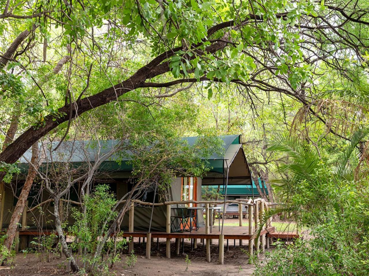 Ndhovu Safari Lodge Mahango Esterno foto