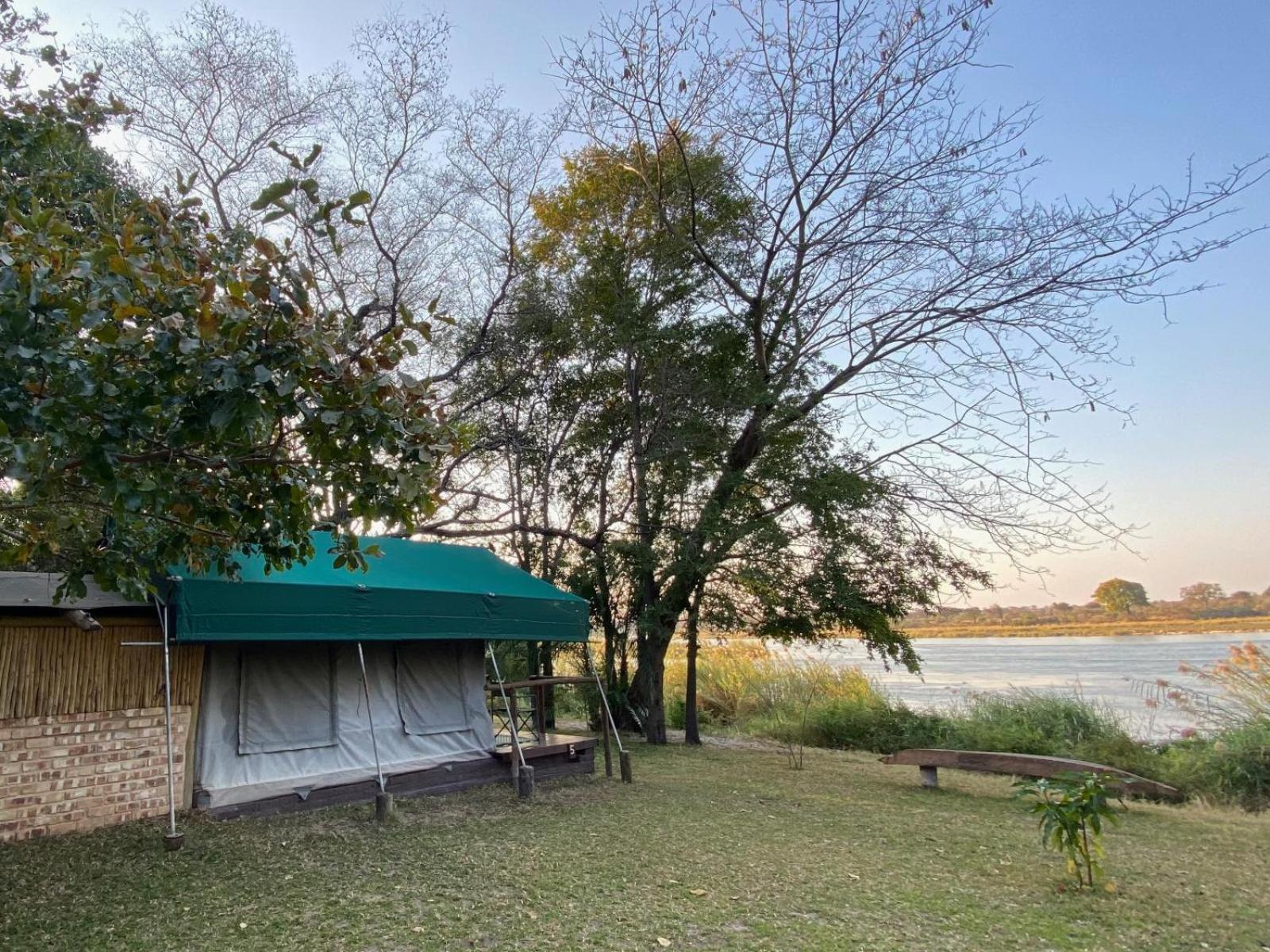 Ndhovu Safari Lodge Mahango Esterno foto